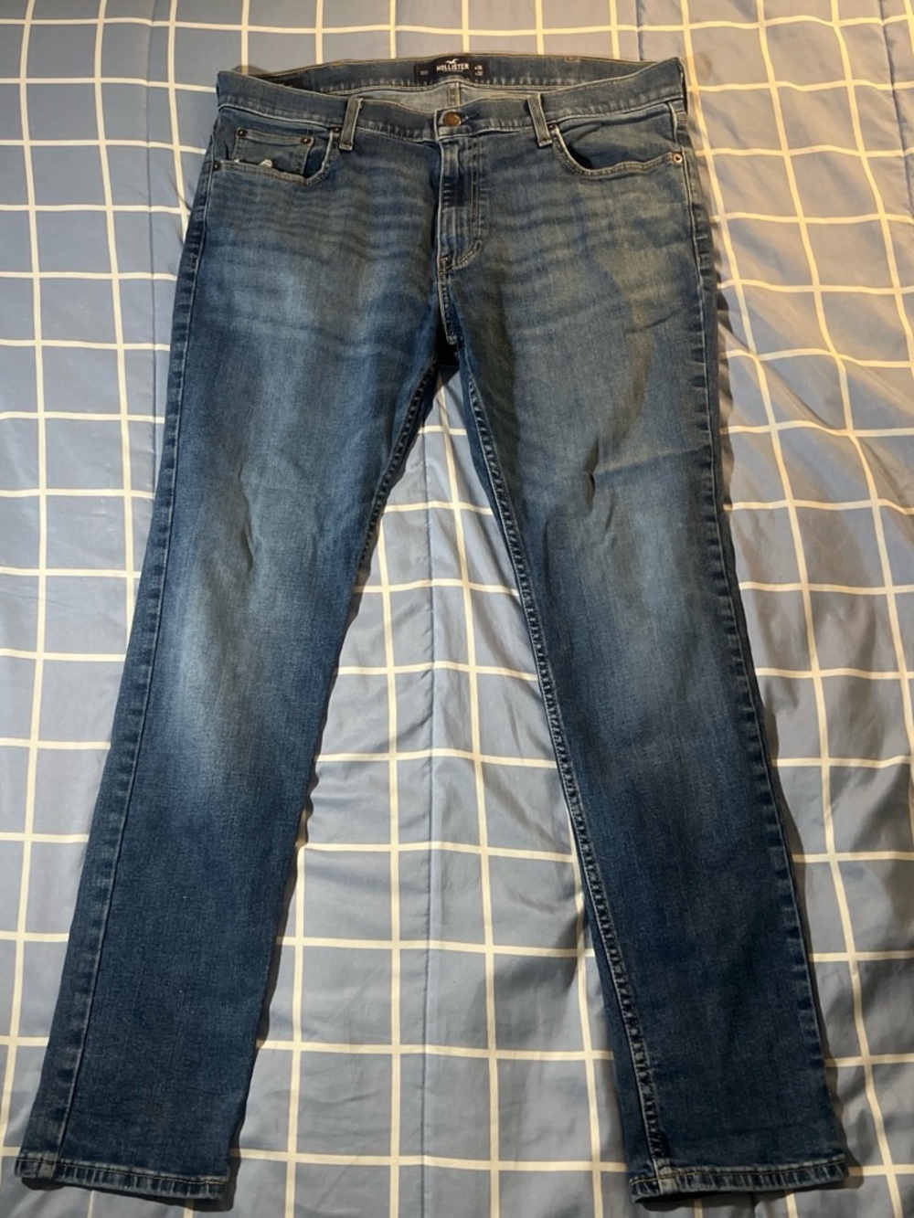 Hollister Women’s Skinny Jeans in Medium Blue Wash